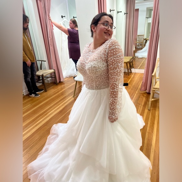 Size 16 Wona Concepts Natalie Wedding Dress Gown long sleeve sweetheart neckline - Picture 4 of 10